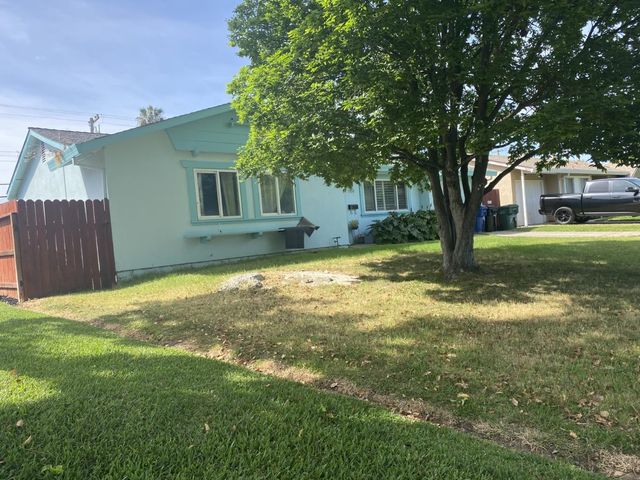 7000 Forman Way, Sacramento, CA 95828