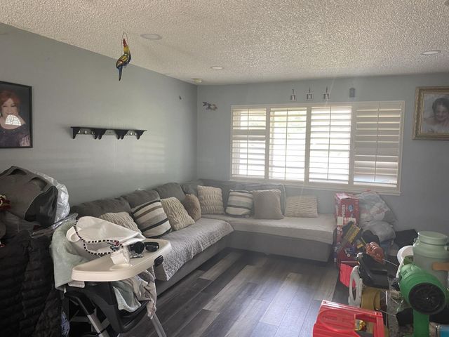 7000 Forman Way, Sacramento, CA 95828