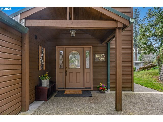 4081 S Tenmile Lake, Lakeside, OR 97449