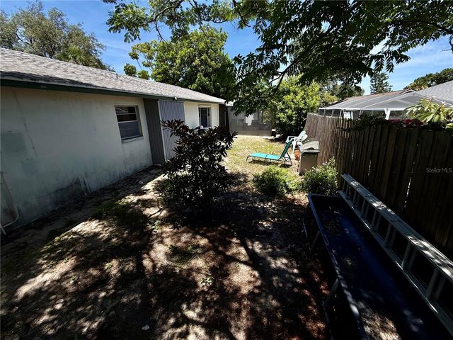 1004 CONNECTICUT ROAD, Tarpon Springs, FL 34689