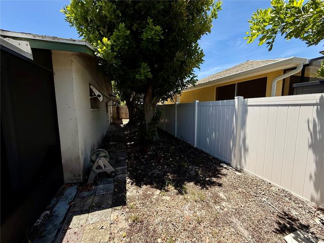 1004 CONNECTICUT ROAD, Tarpon Springs, FL 34689