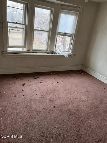 3305 N Detroit Avenue, Toledo, OH 43610