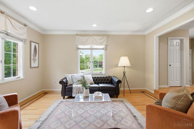 9486 Oakhurst Court, Blue Ash, OH 45241