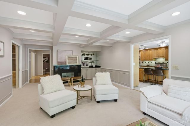 9486 Oakhurst Court, Blue Ash, OH 45241