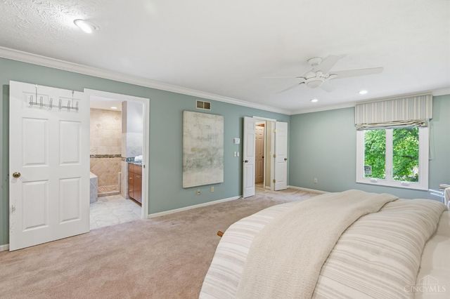 9486 Oakhurst Court, Blue Ash, OH 45241