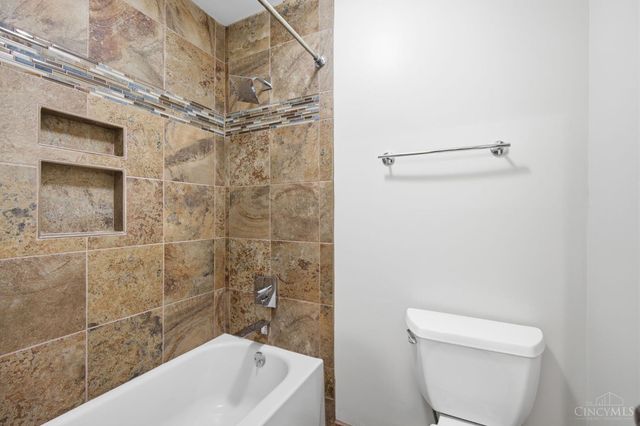 9486 Oakhurst Court, Blue Ash, OH 45241