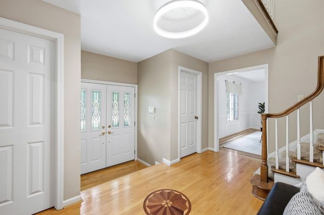 9486 Oakhurst Court, Blue Ash, OH 45241