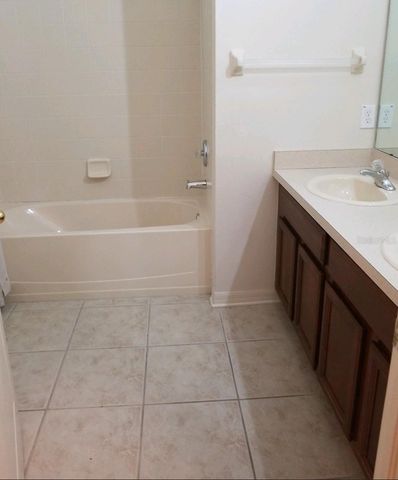 206 RONJA LANE, Valrico, FL 33594