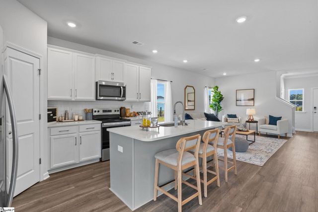 101 Green Pasture Road, Fountain Inn, SC 29644