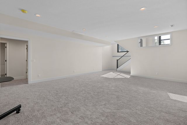 686 Jones Court, Bettendorf, IA 52722