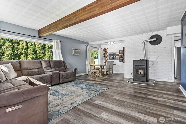 208 Harrison Street, Sumas, WA 98295