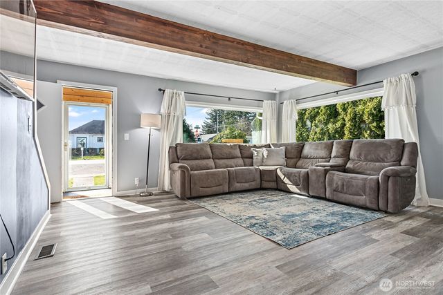 208 Harrison Street, Sumas, WA 98295