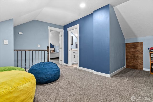 208 Harrison Street, Sumas, WA 98295