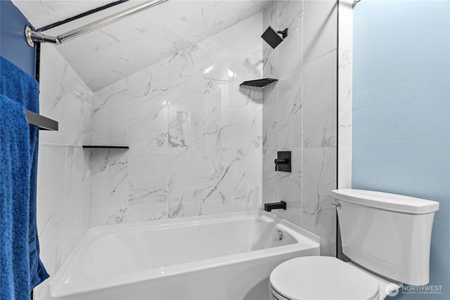 208 Harrison Street, Sumas, WA 98295