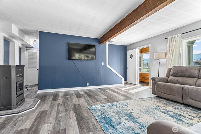 208 Harrison Street, Sumas, WA 98295