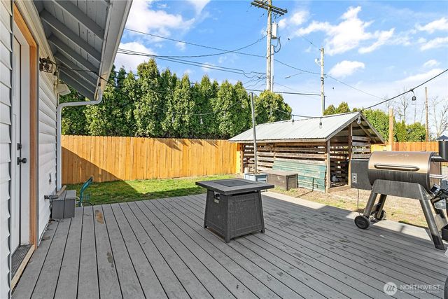 208 Harrison Street, Sumas, WA 98295