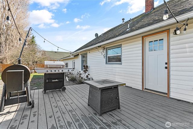 208 Harrison Street, Sumas, WA 98295