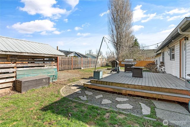 208 Harrison Street, Sumas, WA 98295