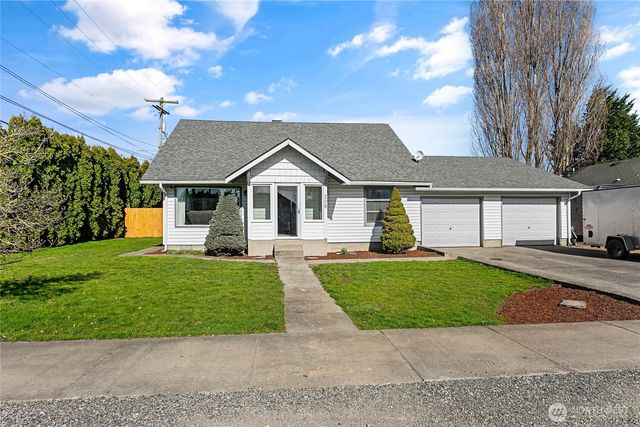 208 Harrison Street, Sumas, WA 98295