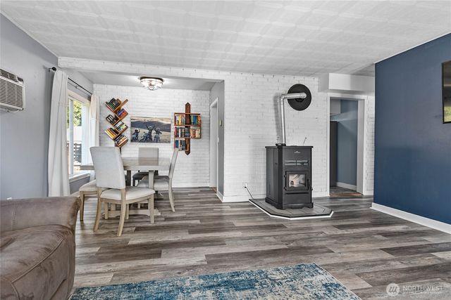 208 Harrison Street, Sumas, WA 98295