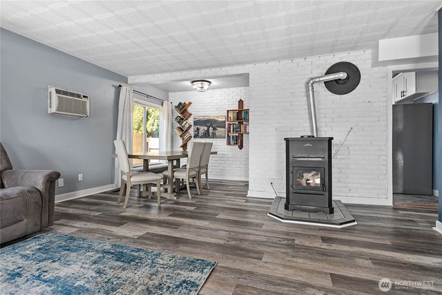 208 Harrison Street, Sumas, WA 98295