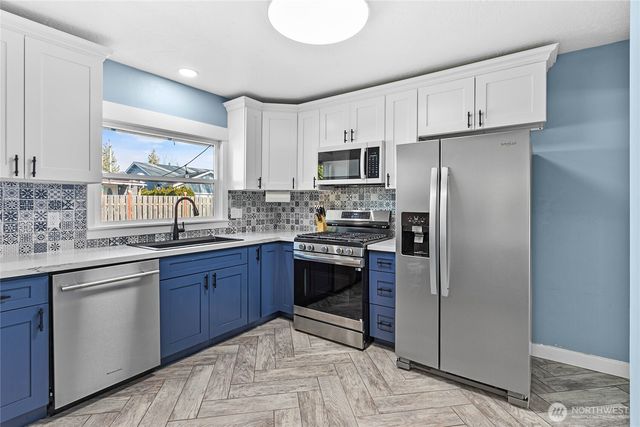 208 Harrison Street, Sumas, WA 98295