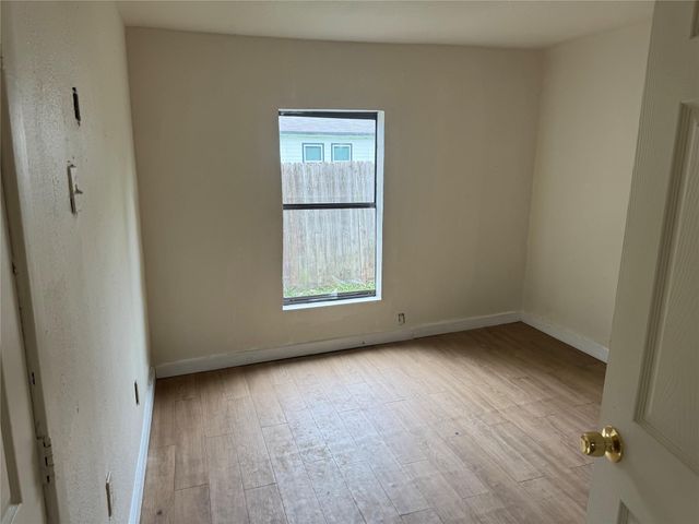 412 Owens Street, Houston, TX 77029