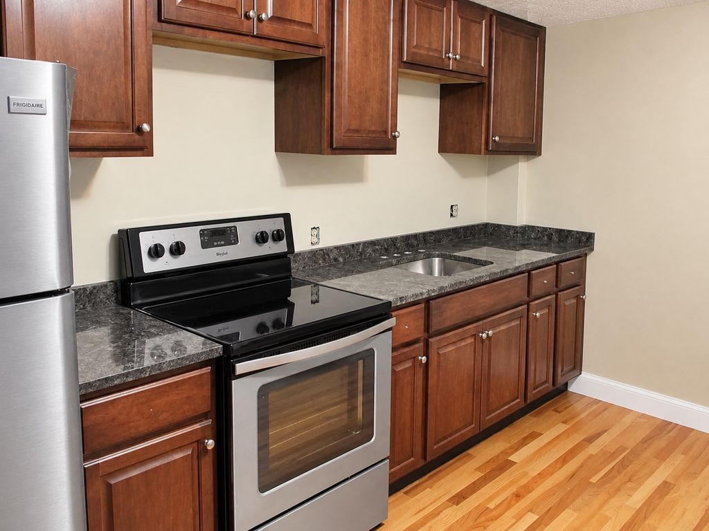 393 Washington St. 2, Braintree, MA 02184
