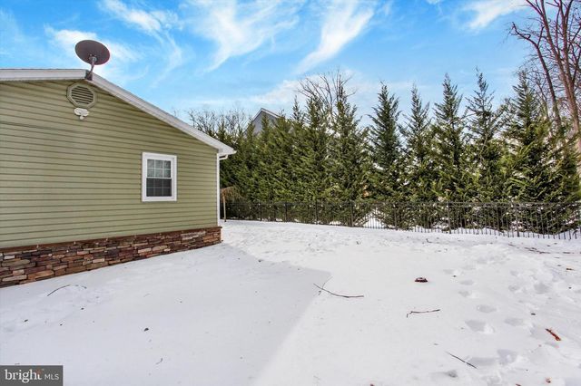 243 FORREST DR, Gettysburg, PA 17325