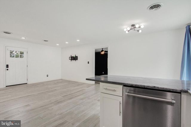 243 FORREST DR, Gettysburg, PA 17325