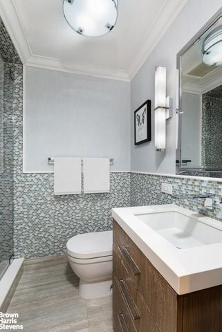 150 E 69th St Apt 4M, New York City, NY 10021