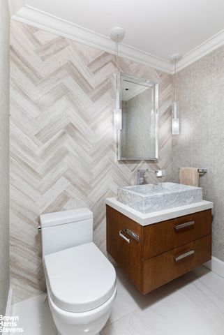 150 E 69th St Apt 4M, New York City, NY 10021