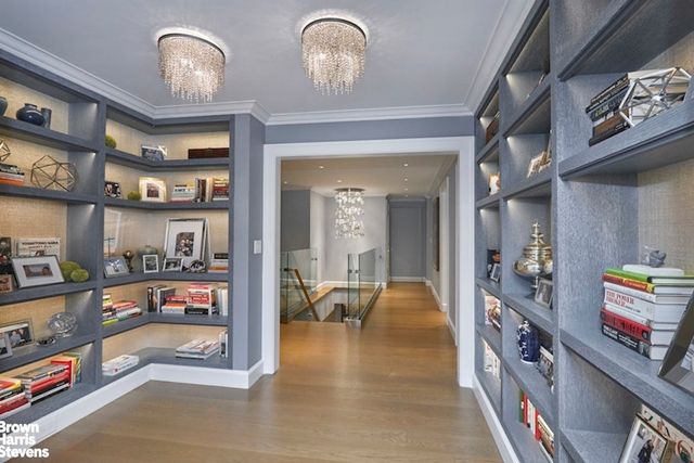 150 E 69th St Apt 4M, New York City, NY 10021