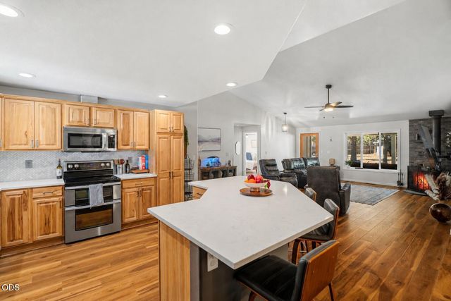 2716 Boone Circle, La Pine, OR 97739