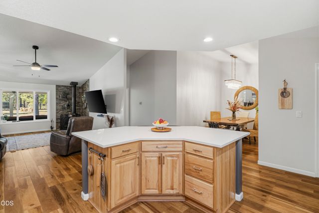 2716 Boone Circle, La Pine, OR 97739