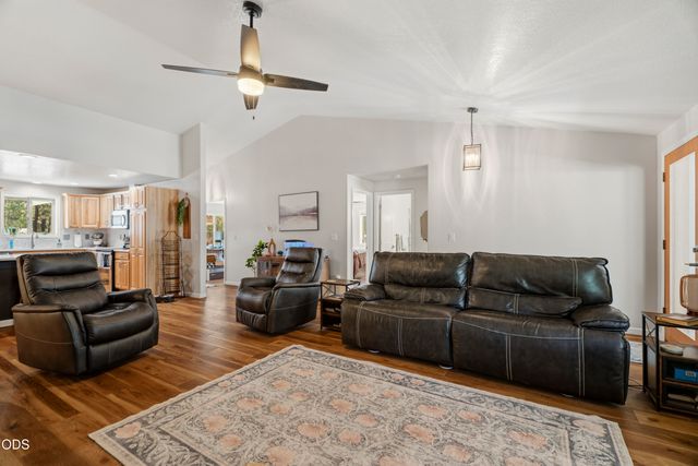 2716 Boone Circle, La Pine, OR 97739