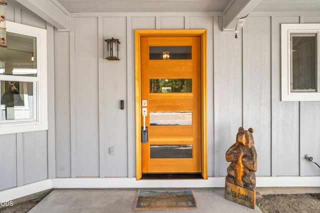 2716 Boone Circle, La Pine, OR 97739