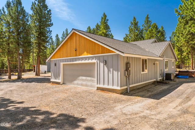 2716 Boone Circle, La Pine, OR 97739