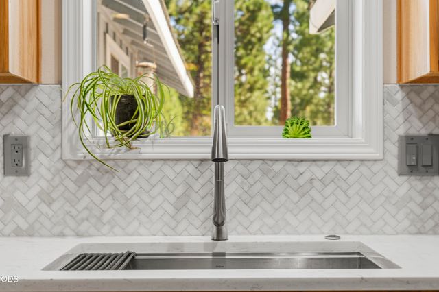 2716 Boone Circle, La Pine, OR 97739