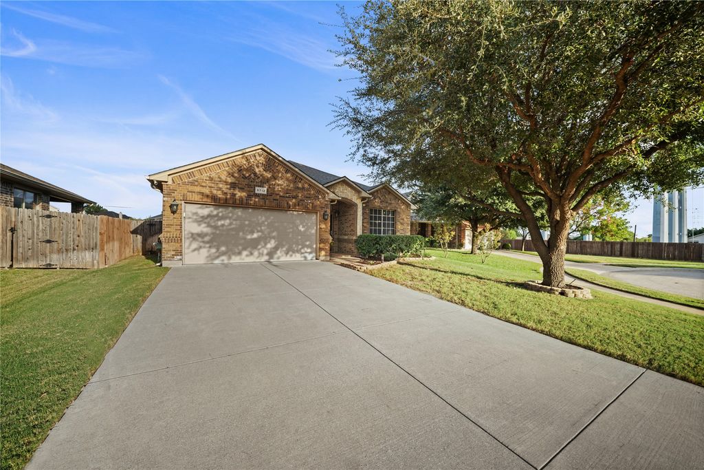 5712 Pawpaw Ridge Drive, Fort Worth, TX 76179 — photo 2