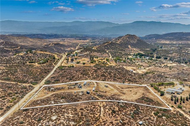 41720 Oak Canyon Road, Hemet, CA 92544