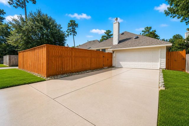 18 Avenswood Place, The Woodlands, TX 77382