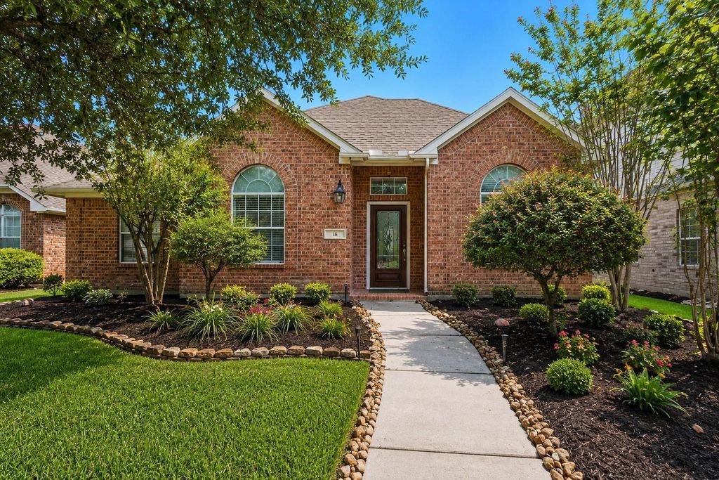 18 Avenswood Place, The Woodlands, TX 77382