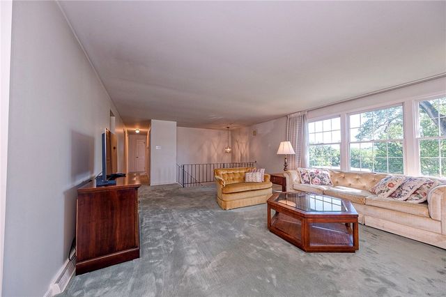 5025 Windover Dr., Robinson Twp, PA 15205