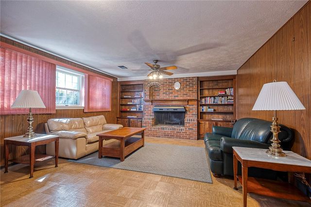 5025 Windover Dr., Robinson Twp, PA 15205