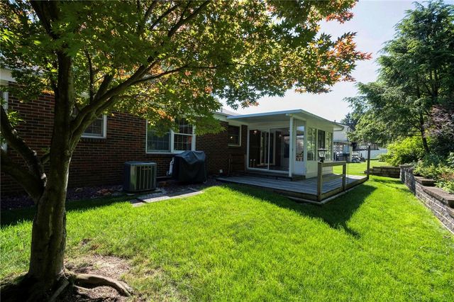 5025 Windover Dr., Robinson Twp, PA 15205