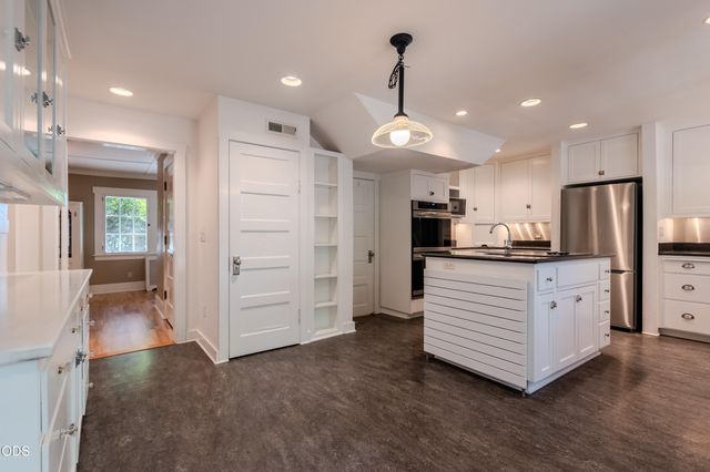 2569 Old Stage Road, Medford, OR 97502