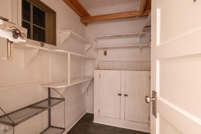 2569 Old Stage Road, Medford, OR 97502