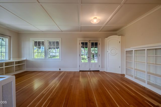 2569 Old Stage Road, Medford, OR 97502