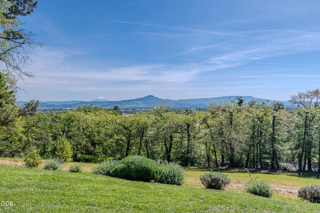 2569 Old Stage Road, Medford, OR 97502